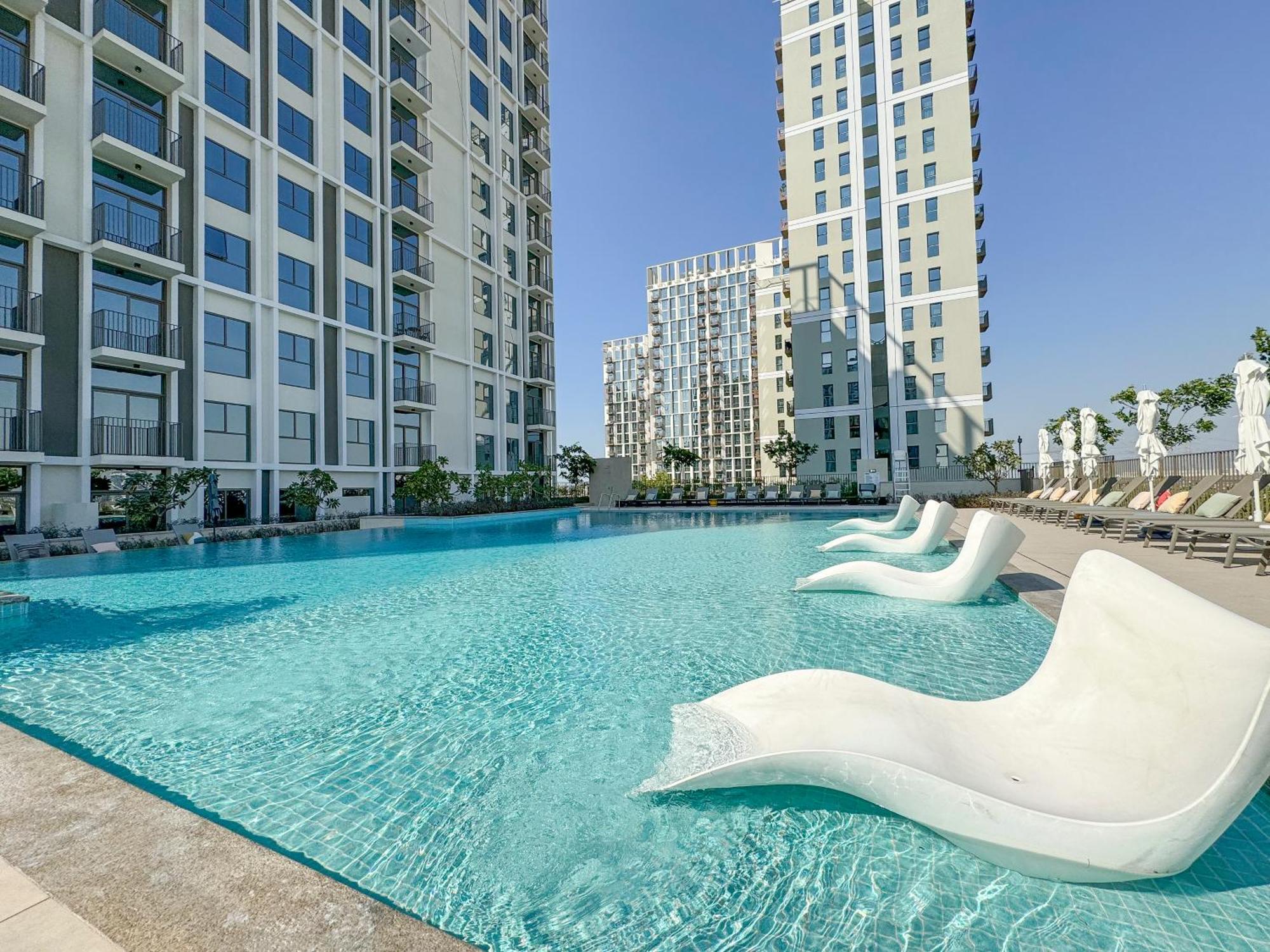 Apartment Trophy - Contemporary Living At Hills Socio Tower Dubai