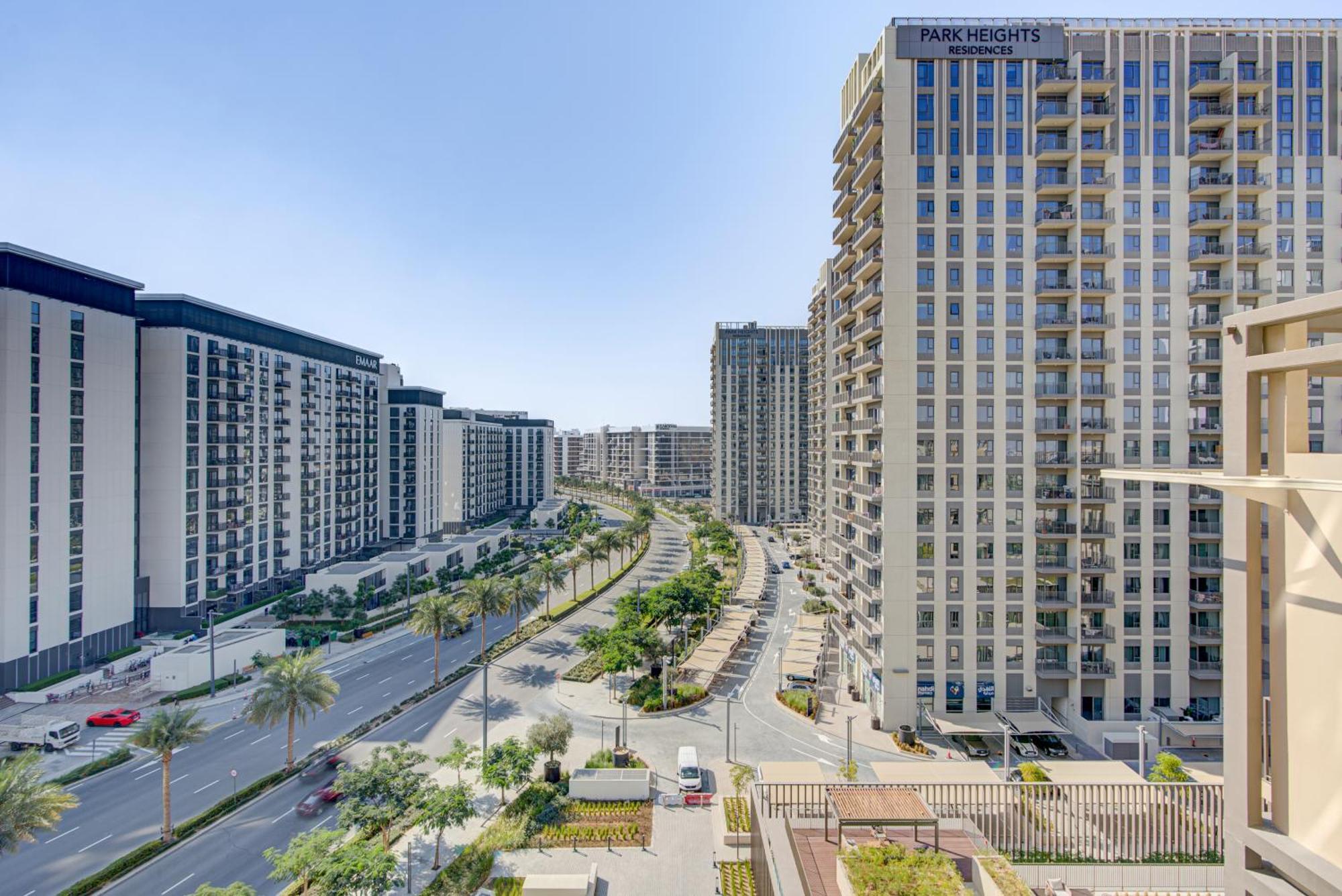 Trophy - Contemporary Living At Hills Socio Tower Apartment *