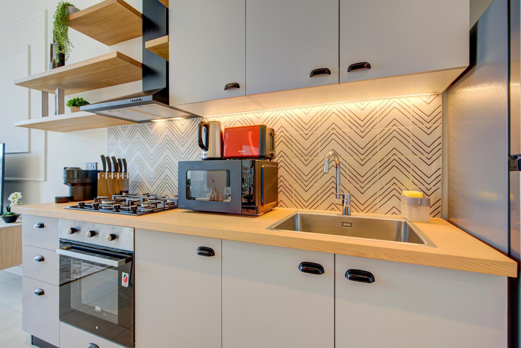 Trophy - Contemporary Living At Hills Socio Tower Apartment Dubai